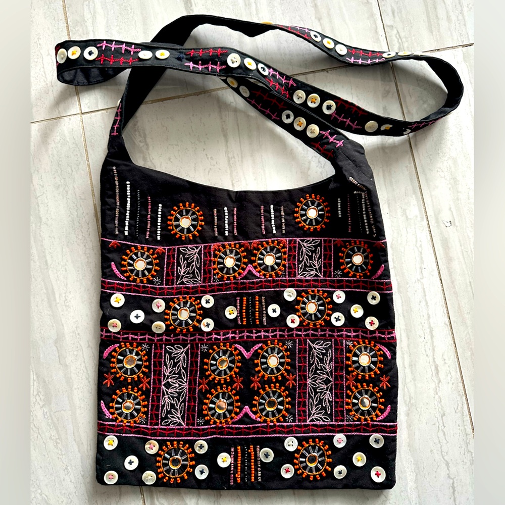 Vintage Gap Cotton embroidered crossbody bag